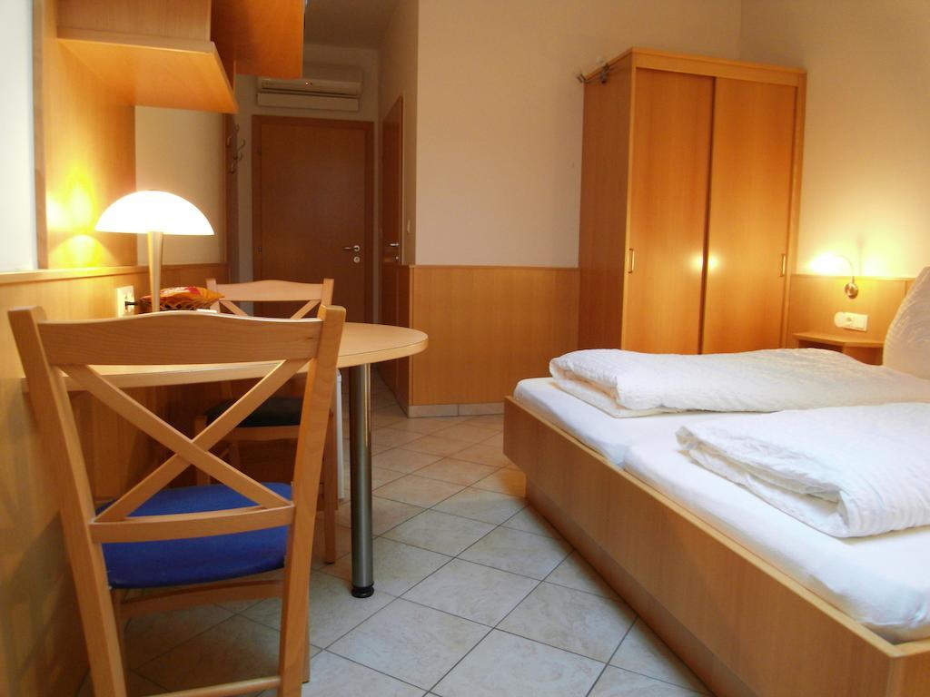 Weinhotel Kirchenwirt Gols Εξωτερικό φωτογραφία