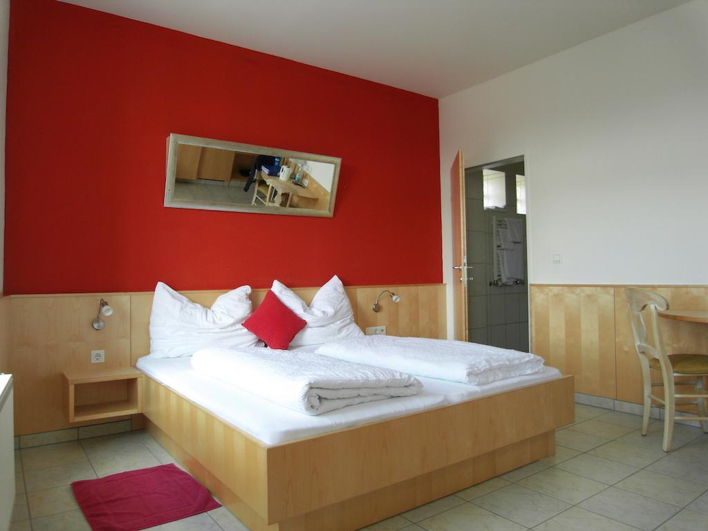 Weinhotel Kirchenwirt Gols Δωμάτιο φωτογραφία