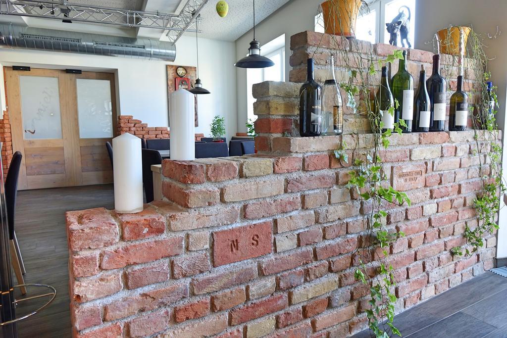Weinhotel Kirchenwirt Gols Εξωτερικό φωτογραφία
